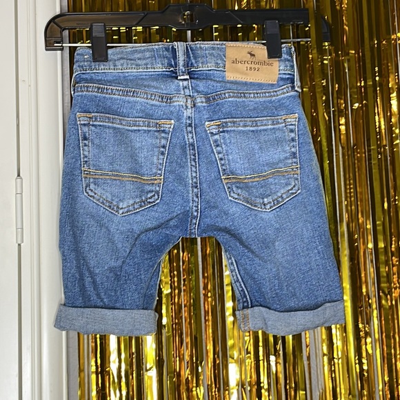 Abercrombie Kids 5/6 short distress jeans - Picture 8 of 9